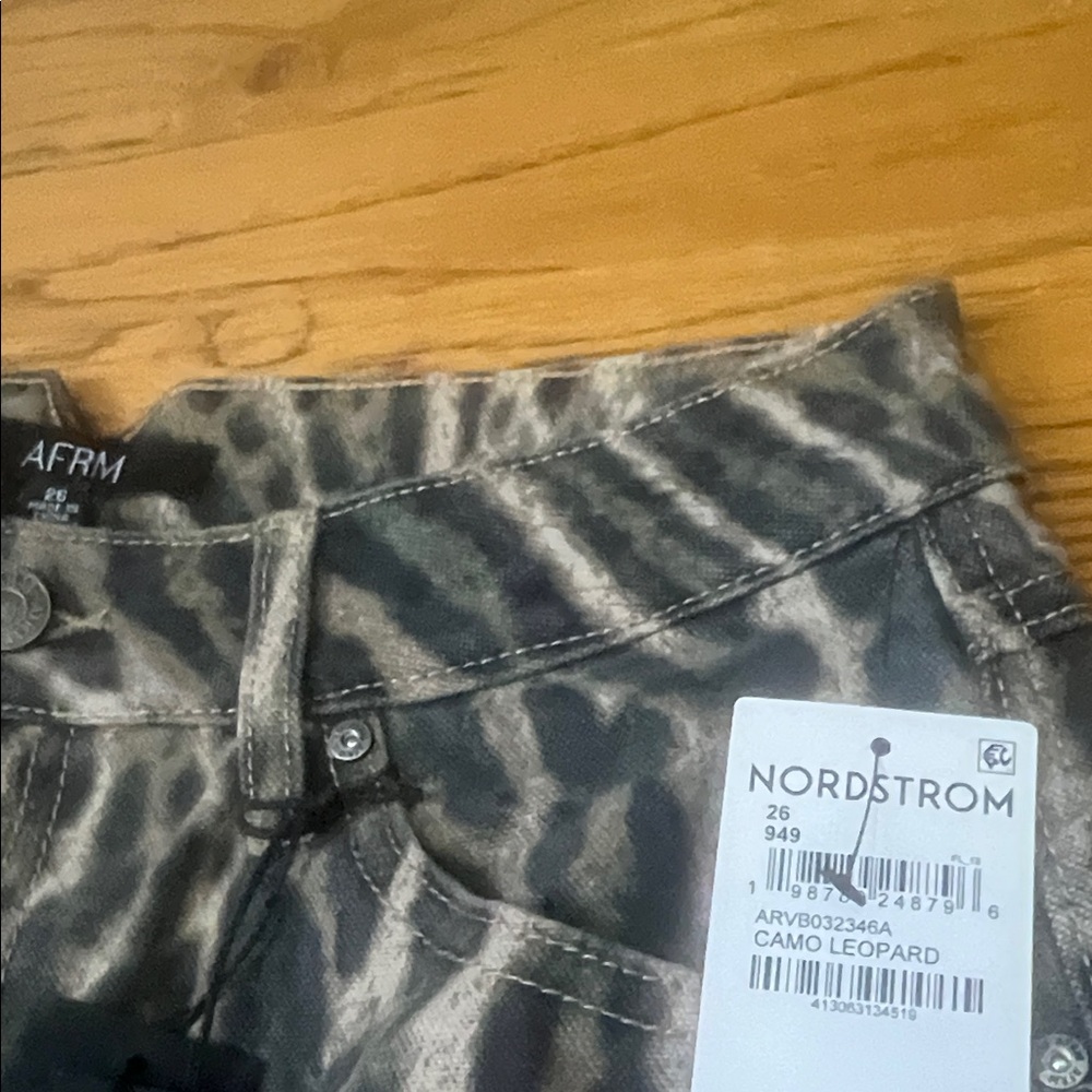 AFRM Bexley Leopard Barrel Leg Jeans size 26 - Picture 5 of 9